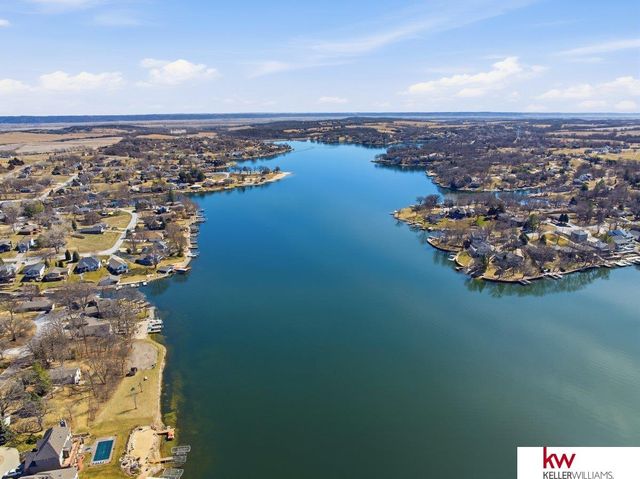 1138 Beaver Lake Boulevard, Plattsmouth, NE 68048