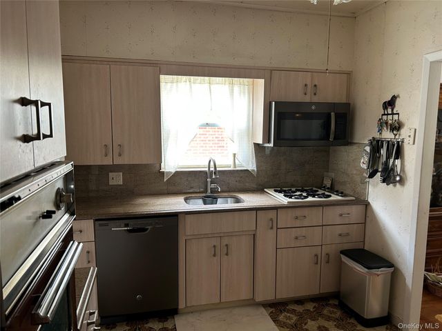 4735 196th Place, Flushing, NY 11358