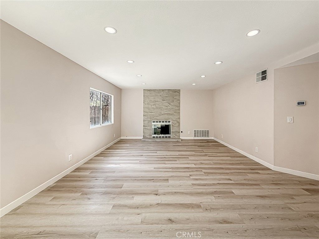 Image 12 of property listing at 12392 Carl Street, Pacoima, CA 91331