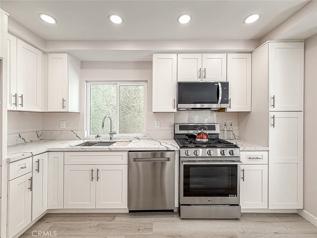 Image 19 of property listing at 12392 Carl Street, Pacoima, CA 91331