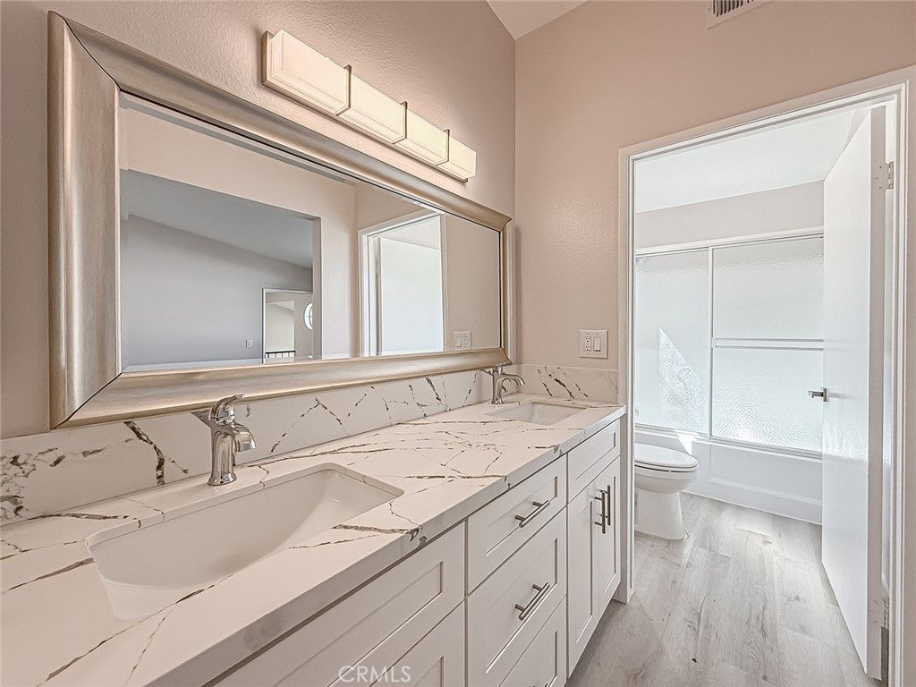 Image 32 of property listing at 12392 Carl Street, Pacoima, CA 91331