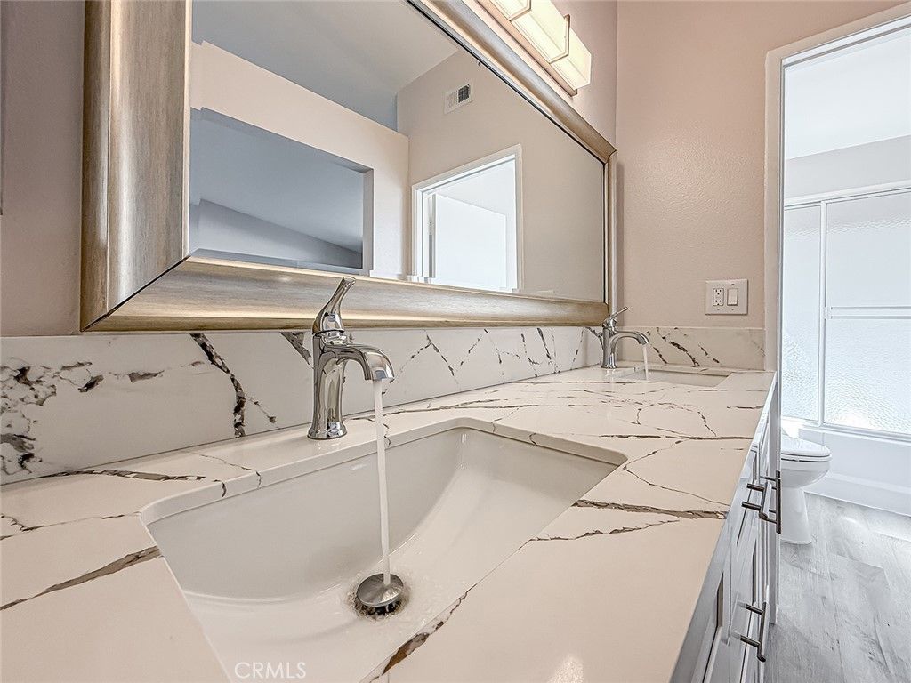 Image 33 of property listing at 12392 Carl Street, Pacoima, CA 91331