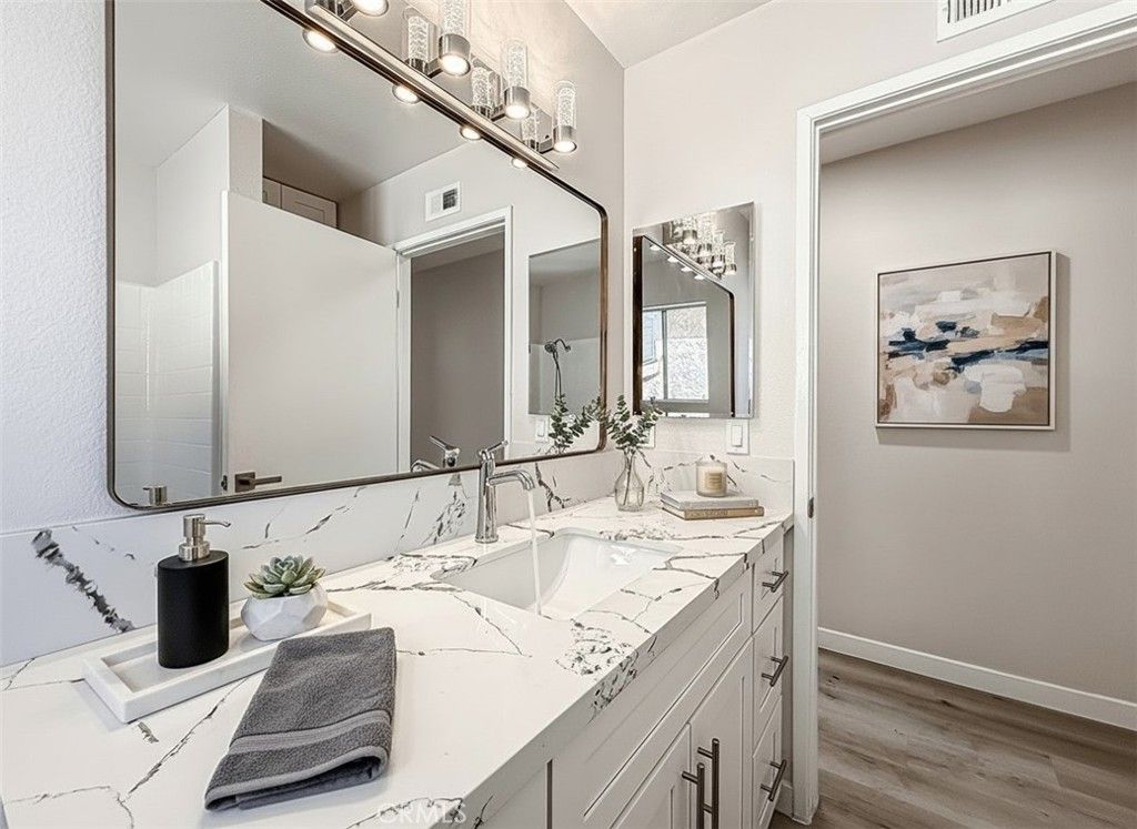 Image 43 of property listing at 12392 Carl Street, Pacoima, CA 91331