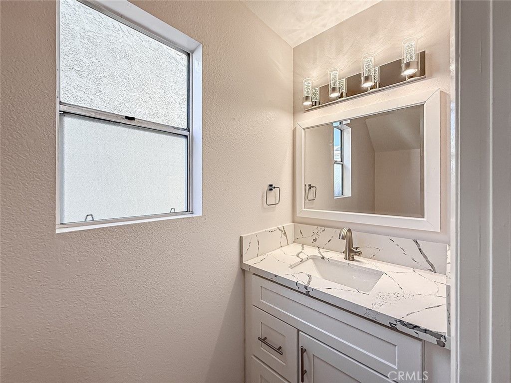 Image 8 of property listing at 12392 Carl Street, Pacoima, CA 91331