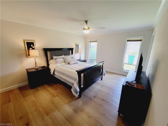 809 Palm View DR 8, Naples, FL 34110