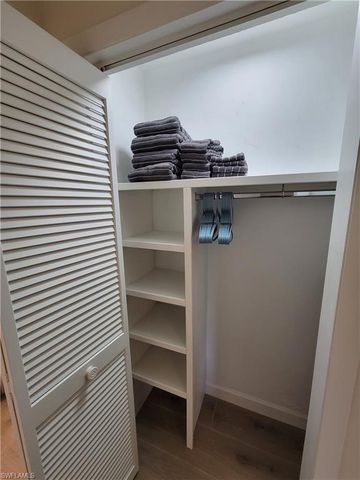 809 Palm View DR 8, Naples, FL 34110