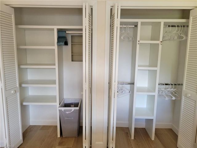 809 Palm View DR 8, Naples, FL 34110