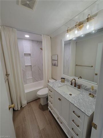 809 Palm View DR 8, Naples, FL 34110