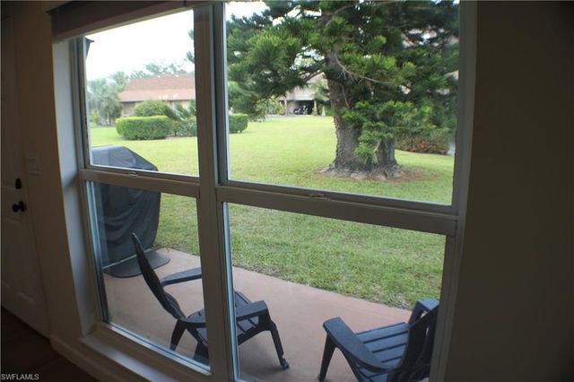 809 Palm View DR 8, Naples, FL 34110