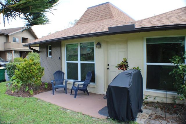 809 Palm View DR 8, Naples, FL 34110