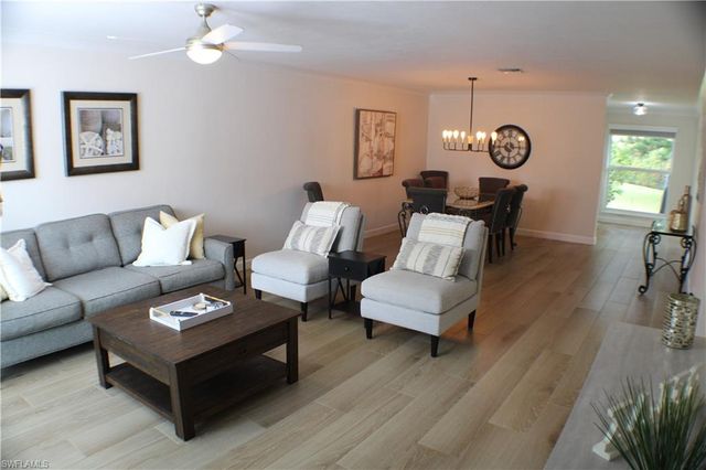 809 Palm View DR 8, Naples, FL 34110