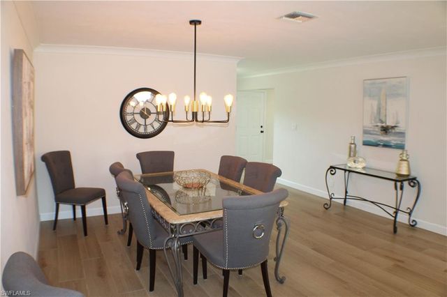 809 Palm View DR 8, Naples, FL 34110