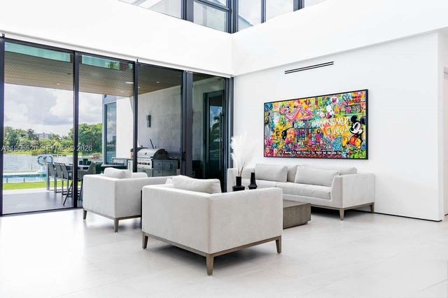 1830 NE 193rd St, Miami, FL 33179