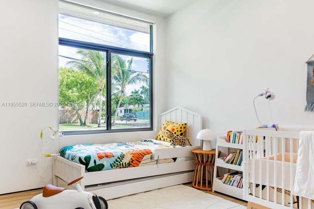 1830 NE 193rd St, Miami, FL 33179