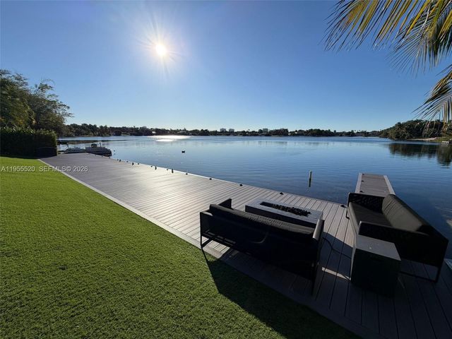 1830 NE 193rd St, Miami, FL 33179