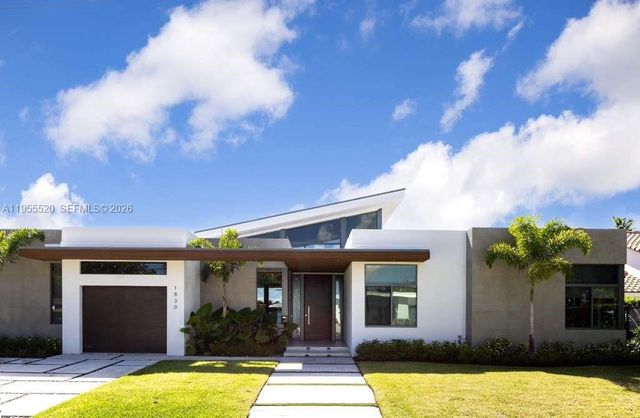 1830 NE 193rd St, Miami, FL 33179