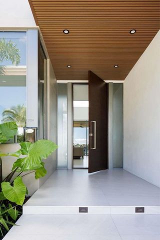 1830 NE 193rd St, Miami, FL 33179