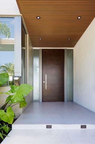 1830 NE 193rd St, Miami, FL 33179