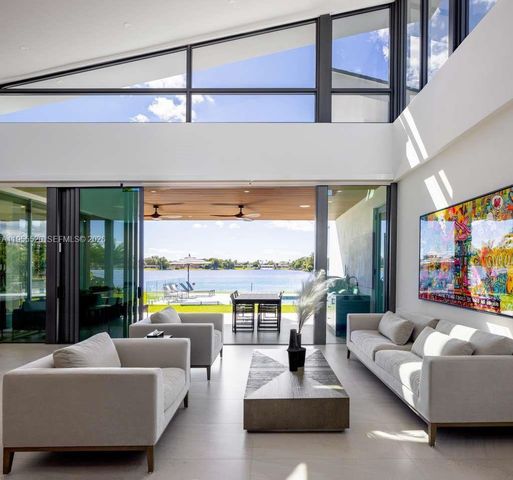 1830 NE 193rd St, Miami, FL 33179