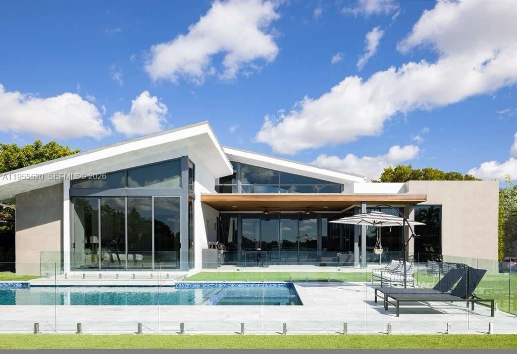 1830 NE 193rd St, Miami, FL 33179