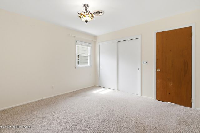 943 Edgebrook Drive N, Toms River, NJ 08757