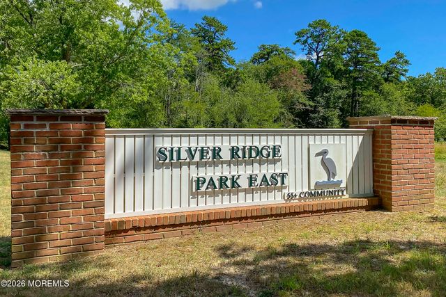 943 Edgebrook Drive N, Toms River, NJ 08757