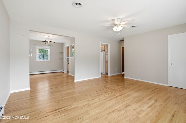 943 Edgebrook Drive N, Toms River, NJ 08757