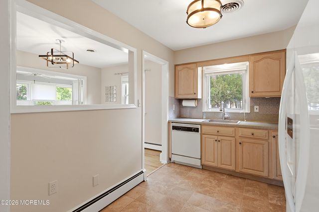943 Edgebrook Drive N, Toms River, NJ 08757