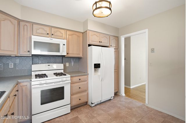 943 Edgebrook Drive N, Toms River, NJ 08757
