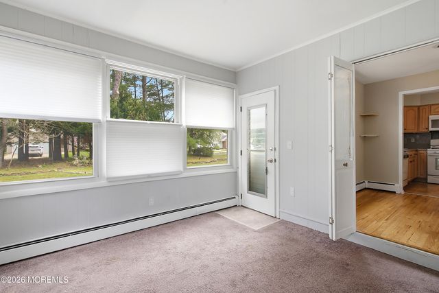 943 Edgebrook Drive N, Toms River, NJ 08757