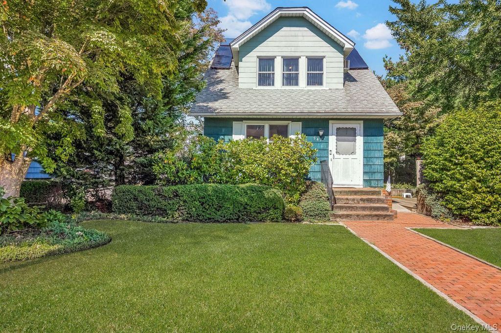 547 Maude Street, South Hempstead, NY 11550