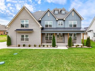 3705 Carriage Dr, Murfreesboro, TN 37128