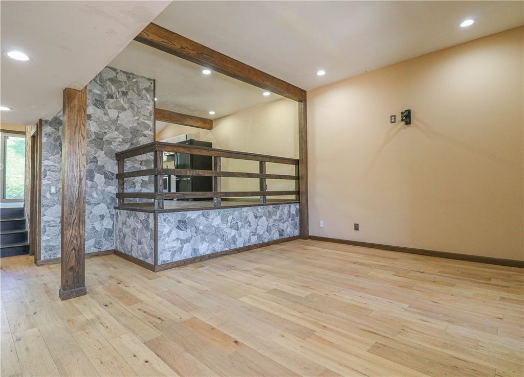 Image 3 of property listing at 7700 Parkway Drive # 26, La Mesa, CA 91942