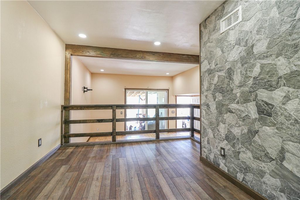 Image 4 of property listing at 7700 Parkway Drive # 26, La Mesa, CA 91942