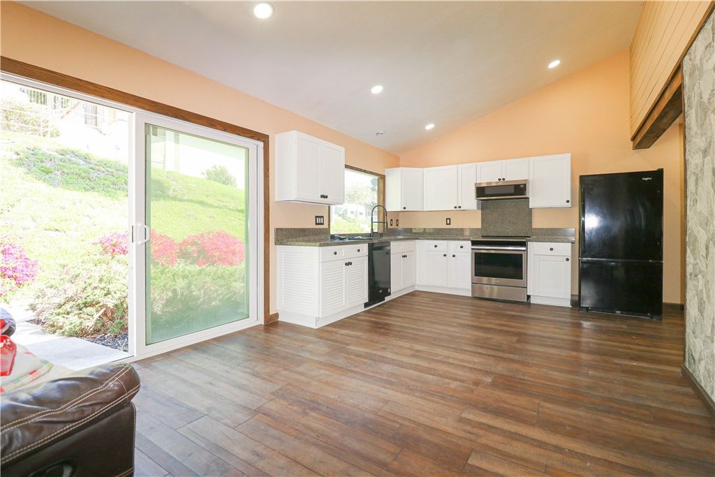 Image 8 of property listing at 7700 Parkway Drive # 26, La Mesa, CA 91942