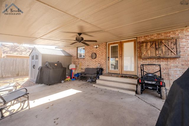 312 N RODGERS STREET, Henrietta, TX 76365