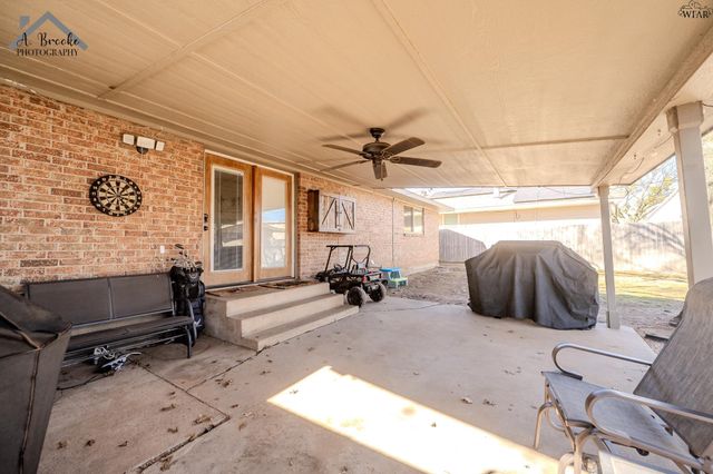 312 N RODGERS STREET, Henrietta, TX 76365