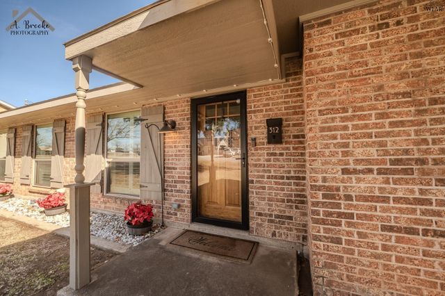 312 N RODGERS STREET, Henrietta, TX 76365