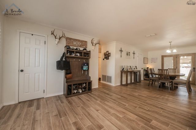 312 N RODGERS STREET, Henrietta, TX 76365