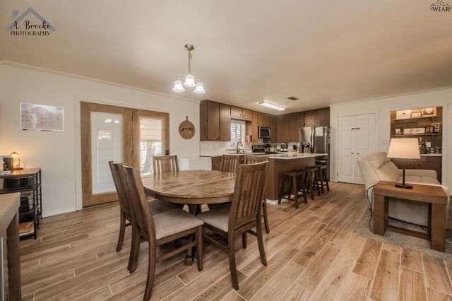 312 N RODGERS STREET, Henrietta, TX 76365