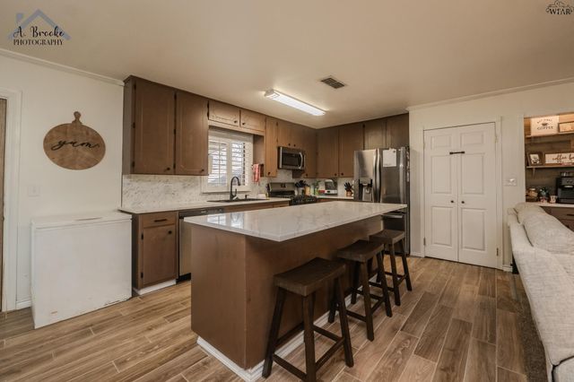 312 N RODGERS STREET, Henrietta, TX 76365