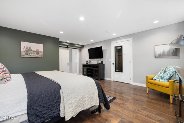207 East Gilmer Park, Johnson City, TN 37604