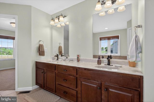 445 CAPITOL HILL RD, Dillsburg, PA 17019