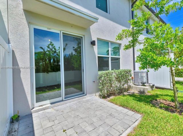 3506 Joshua Tree St 3506, Palm Springs, FL 33461