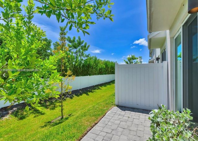 3506 Joshua Tree St 3506, Palm Springs, FL 33461