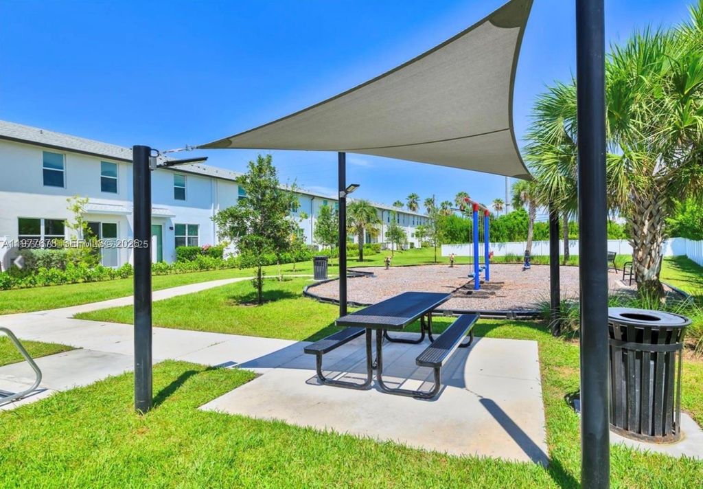 3506 Joshua Tree St 3506, Palm Springs, FL 33461