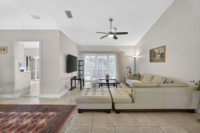 152 Eagleton Court, Palm Beach Gardens, FL 33418