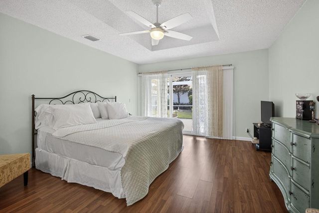 152 Eagleton Court, Palm Beach Gardens, FL 33418