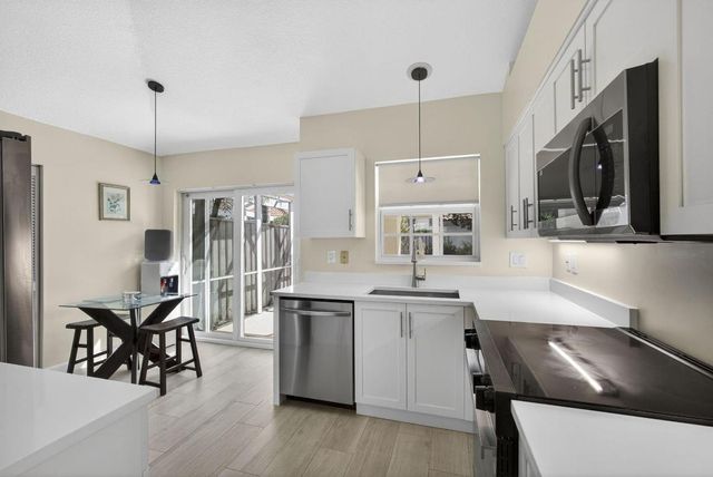 152 Eagleton Court, Palm Beach Gardens, FL 33418