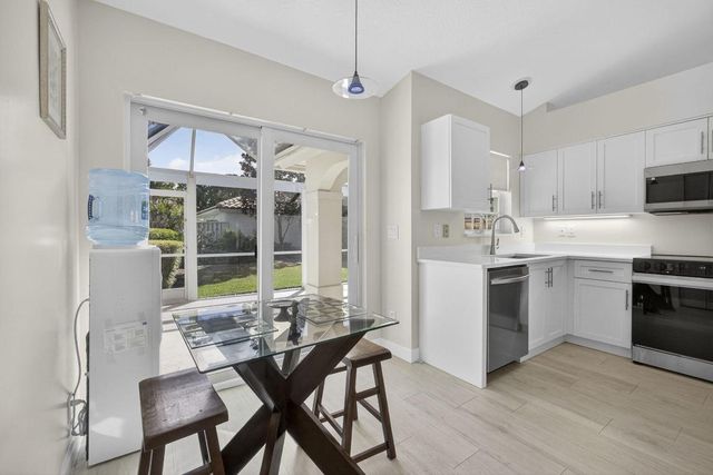 152 Eagleton Court, Palm Beach Gardens, FL 33418